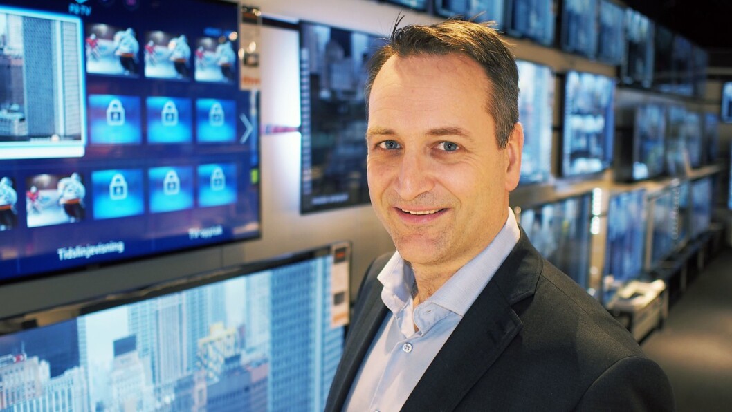 Administrerende direktør i Stiftelsen Elektronikkbransjen, Jan Røsholm, ser at flere medlemmer er usikre på hvordan tiltakene mot koronaviruset vil påvirke deres bedrifter og ansatte. Foto: Stian Sønsteng Administrerende direktør i Stiftelsen Elektronikkbransjen, Jan Røsholm, ser at flere medlemmer er usikre på hvordan tiltakene mot koronaviruset vil påvirke deres bedrifter og ansatte. Foto: Stian Sønsteng