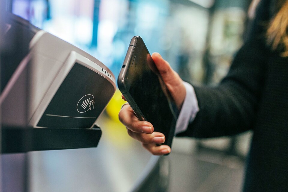 Norge, Sverige og Danmark er i verdenstoppen når det kommer til bruk av kontaktløs betaling. Foto: Jonas Leupe, Unsplash.