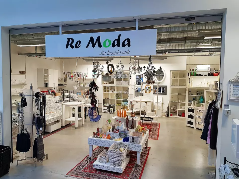Remoda er butikken for interiør og møbler. Da vi var besøk hadde den påskefokus. Foto: Jan Røsholm.