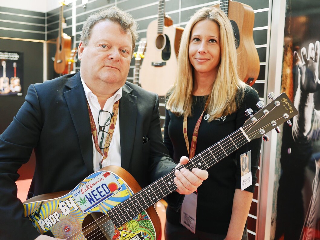 Erik Østby i EM Nordic AS er styreleder i Norsk musikkbransjeråd. Her er han sammen med internasjonal salgssjef Theresa L. Hoffman i C. F. Martin & Co under Musikmesse 2017 i Frankfurt. Foto: Stian Sønsteng Erik Østby i EM Nordic AS er styreleder i Norsk musikkbransjeråd. Her er han sammen med internasjonal salgssjef Theresa L. Hoffman i C. F. Martin & Co under Musikmesse 2017 i Frankfurt. Foto: Stian Sønsteng