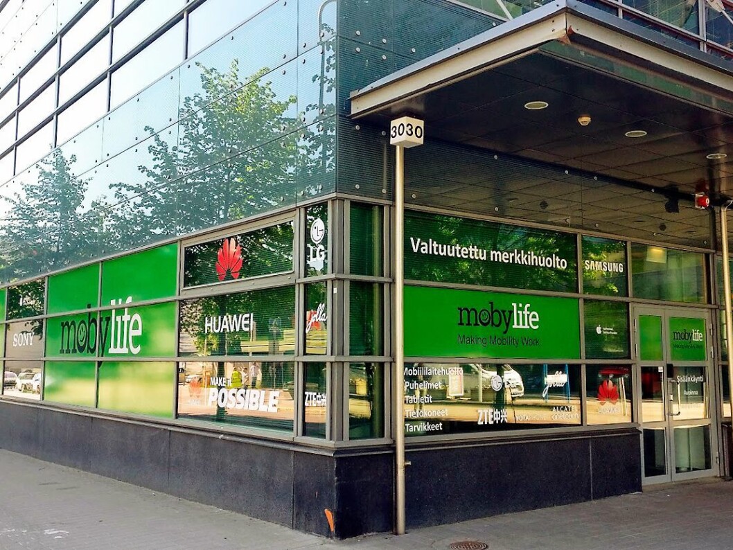 Konkursen rammer 250 ansatte i Norden, og betyr nedleggelse av både verksteder og walk-in-sentre. Her fra selskapets butikk i Helsinki. Foto: Mobylife. Konkursen rammer 250 ansatte i Norden, og betyr nedleggelse av både verksteder og walk-in-sentre. Her fra selskapets butikk i Helsinki. Foto: Mobylife.