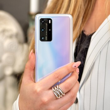 Huawei P40 Pro i fargen Deep Sea Blue. Foto: Huawei. Huawei P40 Pro i fargen Deep Sea Blue. Foto: Huawei.