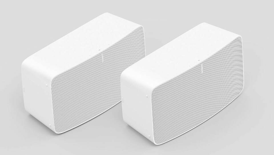 Sonos Five erstatter Play:5, og har fått mikrofon for stemmestyring samt større prosesseringskraft. Kommer i helhvitt og helsort. Pris: 5.800,- Foto: Sonos.