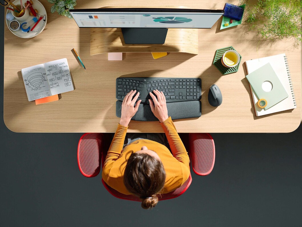 Logitech tror økt bruk av hjemmekontor vil løse flere utfordringer etter koronakrisen. Foto: Logitech Logitech tror økt bruk av hjemmekontor vil løse flere utfordringer etter koronakrisen. Foto: Logitech