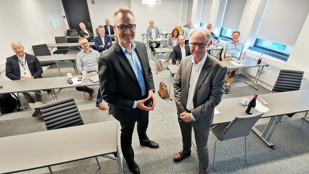 Jan Røsholm i Stiftelsen Elektronikkbransjen (t. v.) sammen med Martin M. Breivik i Norsk Bilbransjeforbund. Foto: Stian Sønsteng Jan Røsholm i Stiftelsen Elektronikkbransjen (t. v.) sammen med Martin M. Breivik i Norsk Bilbransjeforbund. Foto: Stian Sønsteng
