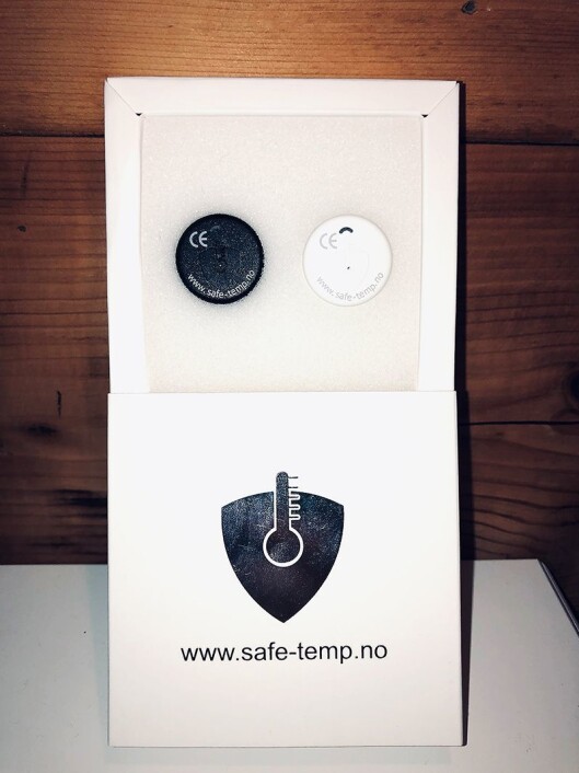 SafeTemp leveres i pakning med to hvite eller sorte sensorer. Foto: SafeTemp. SafeTemp leveres i pakning med to hvite eller sorte sensorer. Foto: SafeTemp.