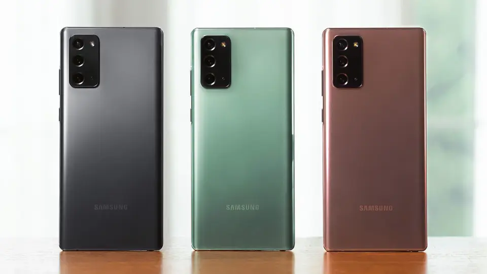 Lillebror Galaxy Note 20 kommer i tre ulike farger, men den grønne versjonen blir kun tilgjengelig i utvalgte kanaler i Norge. Foto: Samsung. Lillebror Galaxy Note 20 kommer i tre ulike farger, men den grønne versjonen blir kun tilgjengelig i utvalgte kanaler i Norge. Foto: Samsung.