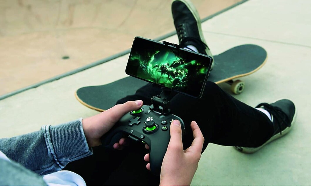 Kjøper du spillpakken fra Samsung får du med en Xbox-liknende kontroller og abonnement på Xbox Gamepass. Foto: Microsoft. Kjøper du spillpakken fra Samsung får du med en Xbox-liknende kontroller og abonnement på Xbox Gamepass. Foto: Microsoft.