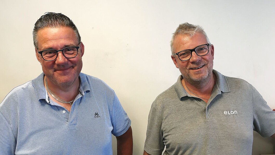 Jarle Stensland (t. h.) og Geir Bjerkeland ved Elon Mandal. Foto: Elon Mandal. Jarle Stensland (t. h.) og Geir Bjerkeland ved Elon Mandal. Foto: Elon Mandal.