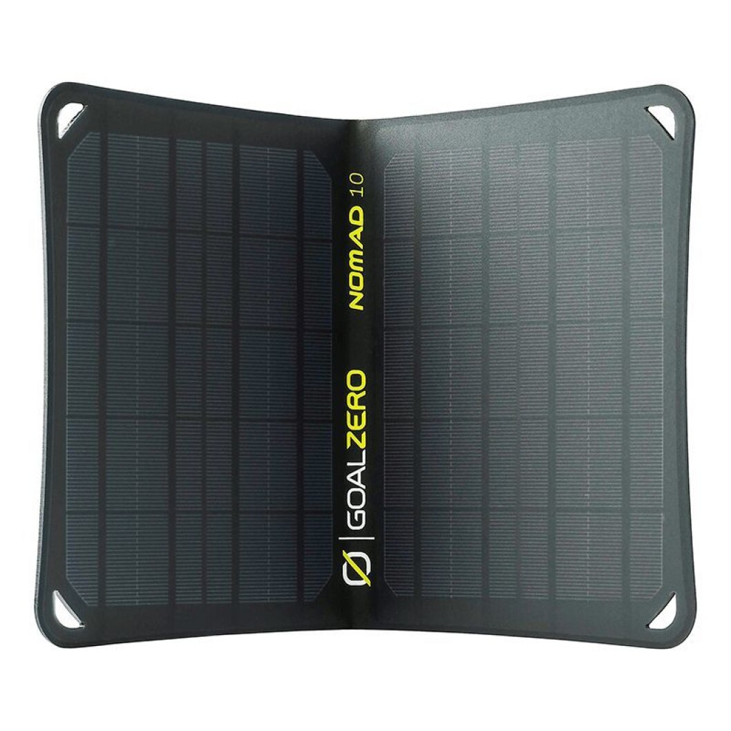 Nomad 10 er et 10 watts solcellepanel med integrert USB-port. Vekt: 500 gram. Solar kapasitet: 6-7V. 10W. Pris: 1.120,-. Nomad 10 er et 10 watts solcellepanel med integrert USB-port. Vekt: 500 gram. Solar kapasitet: 6-7V. 10W. Pris: 1.120,-.