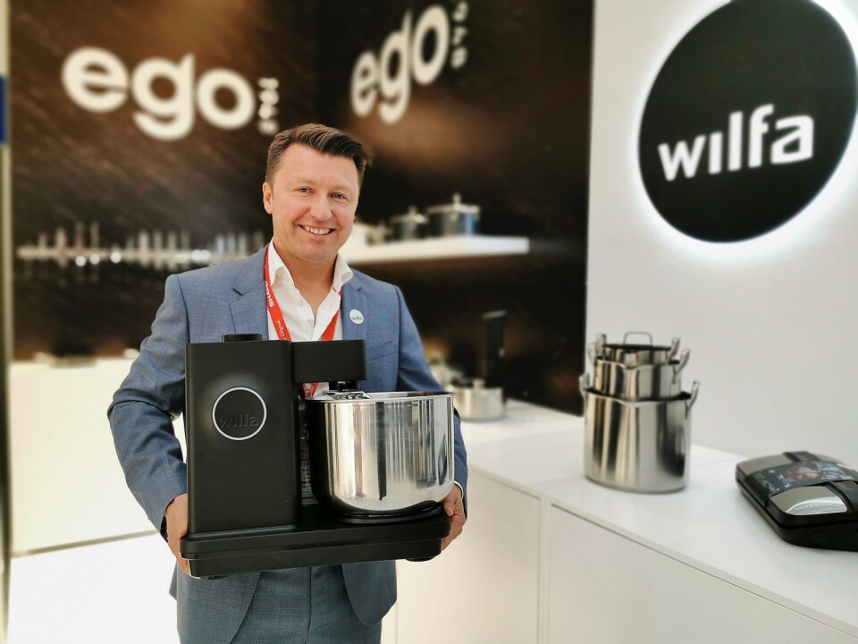 Administrerende direktør Morten Hoff i Wilfa innfører fra 1. september 2020 fem års garanti på alle selskapets produkter. Her er han fotografert på IFA-messen i 2019. Foto: Stian Sønsteng