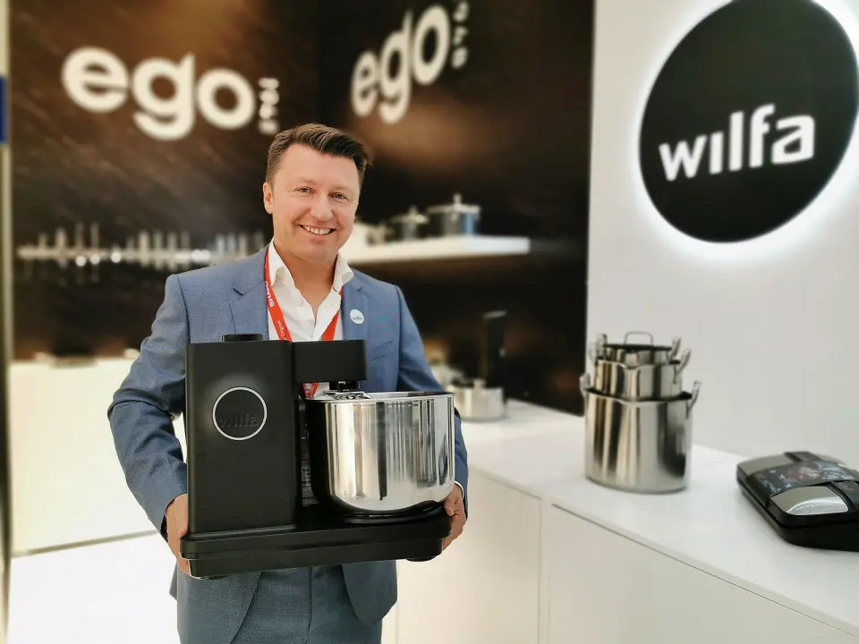 Administrerende direktør Morten Hoff i Wilfa innfører fra 1. september 2020 fem års garanti på alle selskapets produkter. Her er han fotografert på IFA-messen i 2019. Foto: Stian Sønsteng Administrerende direktør Morten Hoff i Wilfa innfører fra 1. september 2020 fem års garanti på alle selskapets produkter. Her er han fotografert på IFA-messen i 2019. Foto: Stian Sønsteng