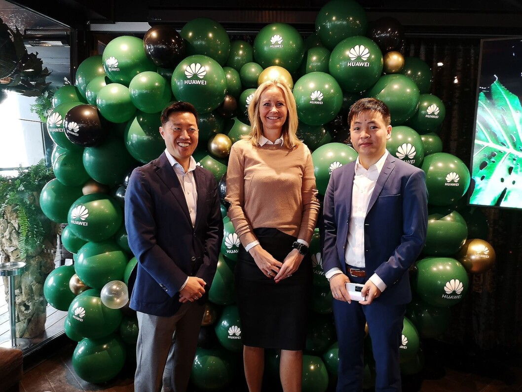 PR-sjef Anders Bigseth, global partner- og strategiansvarlig Siri Børsum og ny norgessjef Felix Xu viste fram Huaweis siste lanseringer på et arrangement i Oslo. Foto: Marte Ottemo. PR-sjef Anders Bigseth, global partner- og strategiansvarlig Siri Børsum og ny norgessjef Felix Xu viste fram Huaweis siste lanseringer på et arrangement i Oslo. Foto: Marte Ottemo.