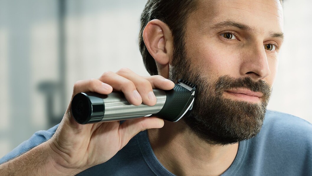 Skjeggtrimmeren Philips BT9000 Prestige har stålkammene og skjegglengden kan justeres fra 0,4 til 12,4 mm, med trinnvise steg på 0,2 mm. Pris: 1.900,- Foto: Philips. Skjeggtrimmeren Philips BT9000 Prestige har stålkammene og skjegglengden kan justeres fra 0,4 til 12,4 mm, med trinnvise steg på 0,2 mm. Pris: 1.900,- Foto: Philips.