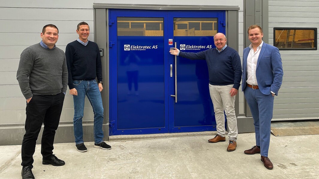 Electrotec forbereder for ombruk i samarbeid med Norsirk. Fra venstre Zlatko Kazaz og Idar André Haslerud fra Norsirk, og Kenneth Andersen og Hans Marius Andersen fra Electrotec. Foto: Elektrotec Electrotec forbereder for ombruk i samarbeid med Norsirk. Fra venstre Zlatko Kazaz og Idar André Haslerud fra Norsirk, og Kenneth Andersen og Hans Marius Andersen fra Electrotec. Foto: Elektrotec