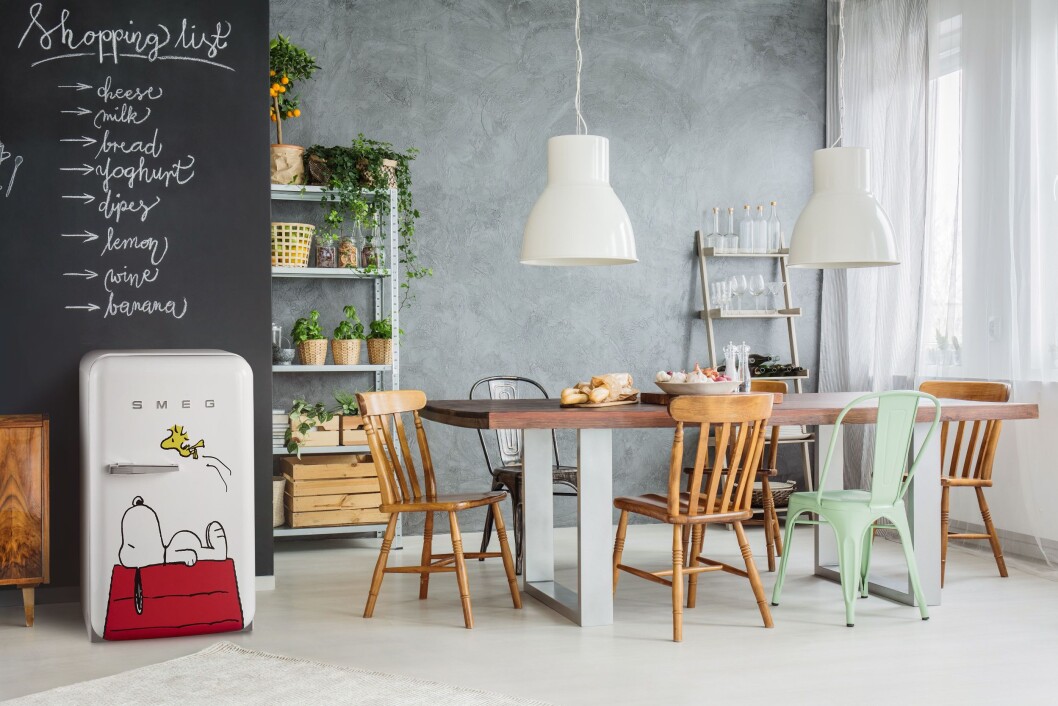Smeg FAB10 med Snoopy på døren kommer i et opplag på 70 enheter. Foto: Smeg Smeg FAB10 med Snoopy på døren kommer i et opplag på 70 enheter. Foto: Smeg