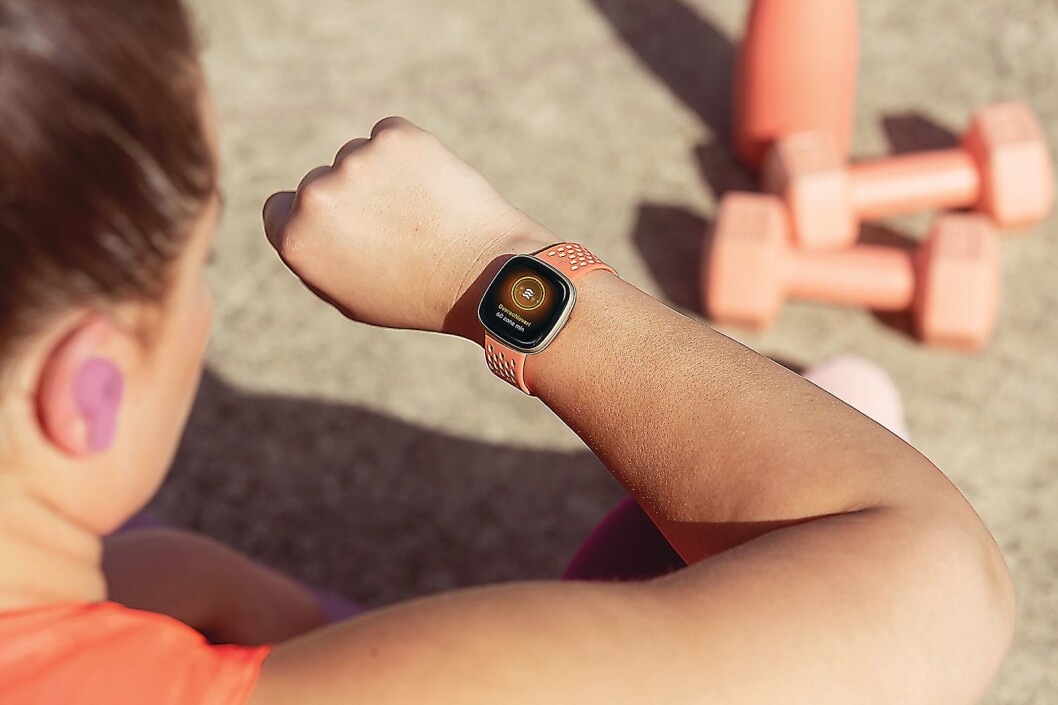 Versa 3 har også fått nye aktivitetsmålinger med aktive soneminutter. Foto: Fitbit. Versa 3 har også fått nye aktivitetsmålinger med aktive soneminutter. Foto: Fitbit.