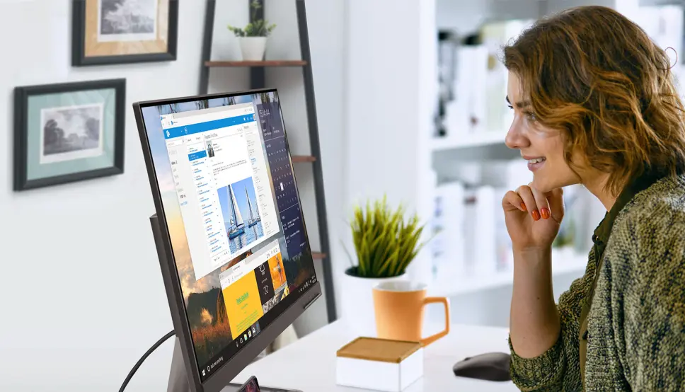 I en periode med mye hjemmekontor har flere blitt oppmerksomme på fordelene ved å ha en ekstern skjerm, og Lenovo lanserer L24i-30 (avbildet) og L27e-30. Foto: Lenovo I en periode med mye hjemmekontor har flere blitt oppmerksomme på fordelene ved å ha en ekstern skjerm, og Lenovo lanserer L24i-30 (avbildet) og L27e-30. Foto: Lenovo