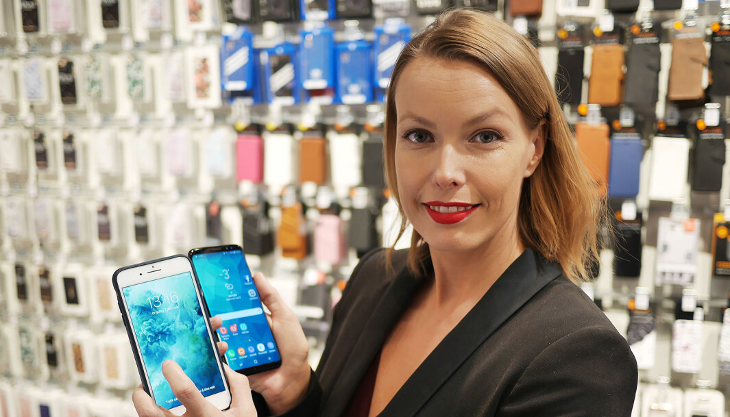 Marte Ottemo, kommunikasjonssjef i Stiftelsen Elektronikkbransjen, ser at mobilsalget faller, men dyrere toppmodeller bremser nedgangen i omsetningen. Foto: Stian Marte Ottemo, kommunikasjonssjef i Stiftelsen Elektronikkbransjen, ser at mobilsalget faller, men dyrere toppmodeller bremser nedgangen i omsetningen. Foto: Stian