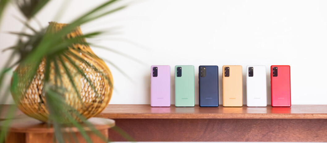 Salget av mobiler fortsetter å falle, men vi kjøper stadig dyrere modeller. Foto: Samsung Salget av mobiler fortsetter å falle, men vi kjøper stadig dyrere modeller. Foto: Samsung