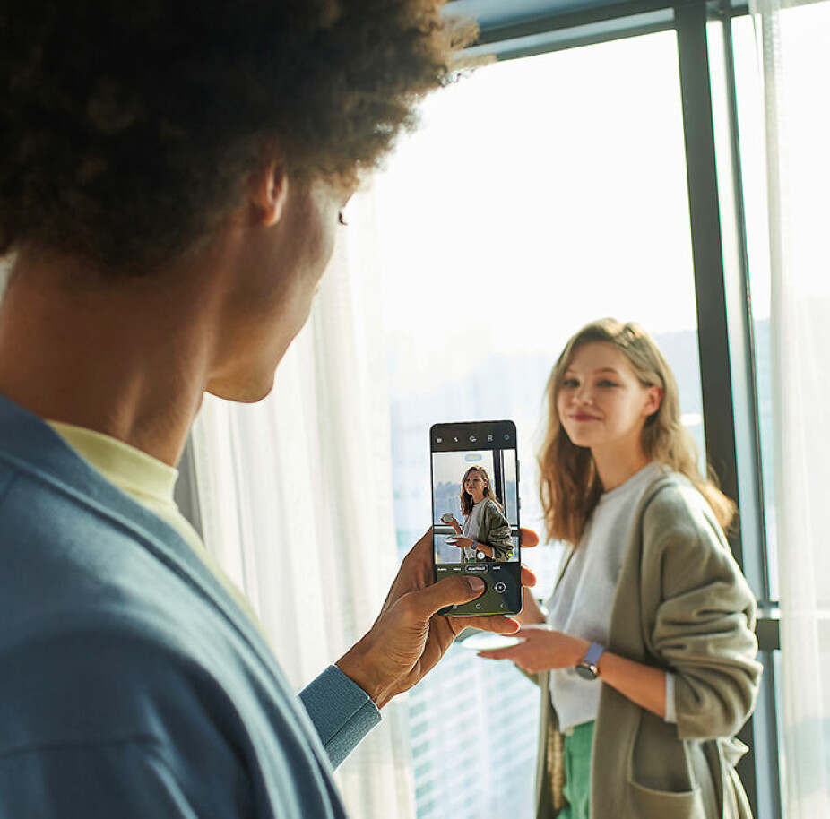 Folks selfier skal få en boost med en ny 3D-analyse som skiller motivet fra bakgrunnen i detalj. Foto: Samsung