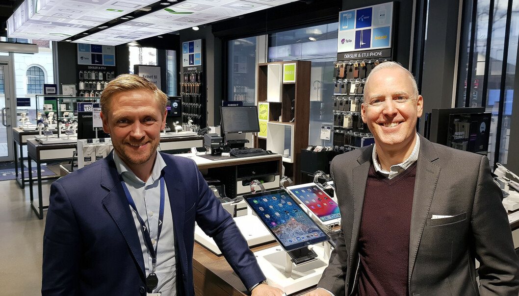 Steve Koenig (t. h.) møtte i november 2019 Andeas Westgaard i Elkjøp Nordic. Den gangen var Koenig i Norge for å holde et foredrag under arrangementet i forbindelse med kåringen av årets produkter og årets julegave. Foto: Jan Røsholm Steve Koenig (t. h.) møtte i november 2019 Andeas Westgaard i Elkjøp Nordic. Den gangen var Koenig i Norge for å holde et foredrag under arrangementet i forbindelse med kåringen av årets produkter og årets julegave. Foto: Jan Røsholm