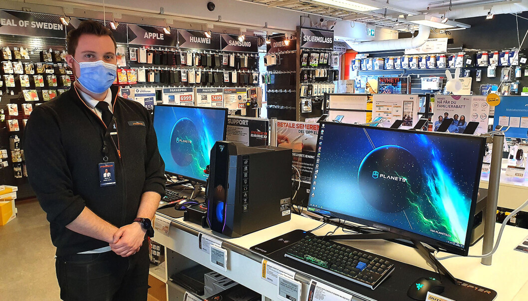Sindre Nyborg ved spillavdelingen hos Power Leksvik. Foto: Jomar Tømmerdal Sindre Nyborg ved spillavdelingen hos Power Leksvik. Foto: Jomar Tømmerdal