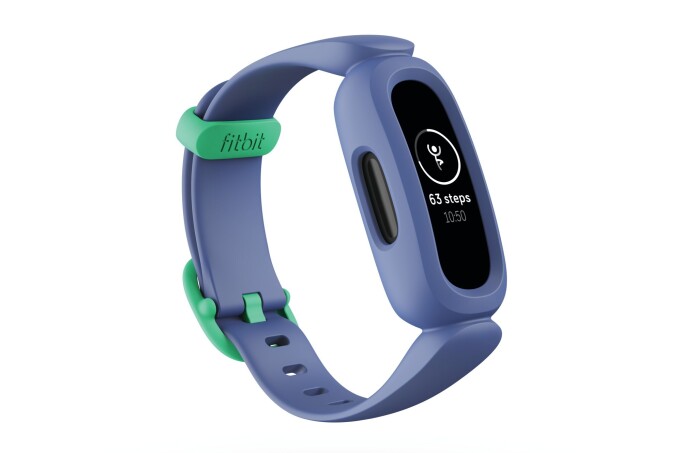 Nye Ace 3 kommer i to ulike fargerkombinasjoner. Her i blå versjon. Foto: Fitbit Nye Ace 3 kommer i to ulike fargerkombinasjoner. Her i blå versjon. Foto: Fitbit