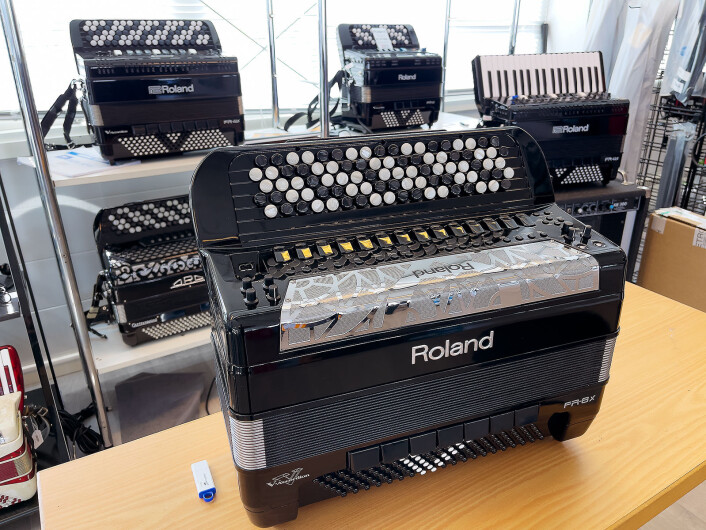 Elektroniske trekkspill fra Roland er en av spesialitetene til Gjøvik musikkhandel. Foto: Stian Sønsteng Elektroniske trekkspill fra Roland er en av spesialitetene til Gjøvik musikkhandel. Foto: Stian Sønsteng