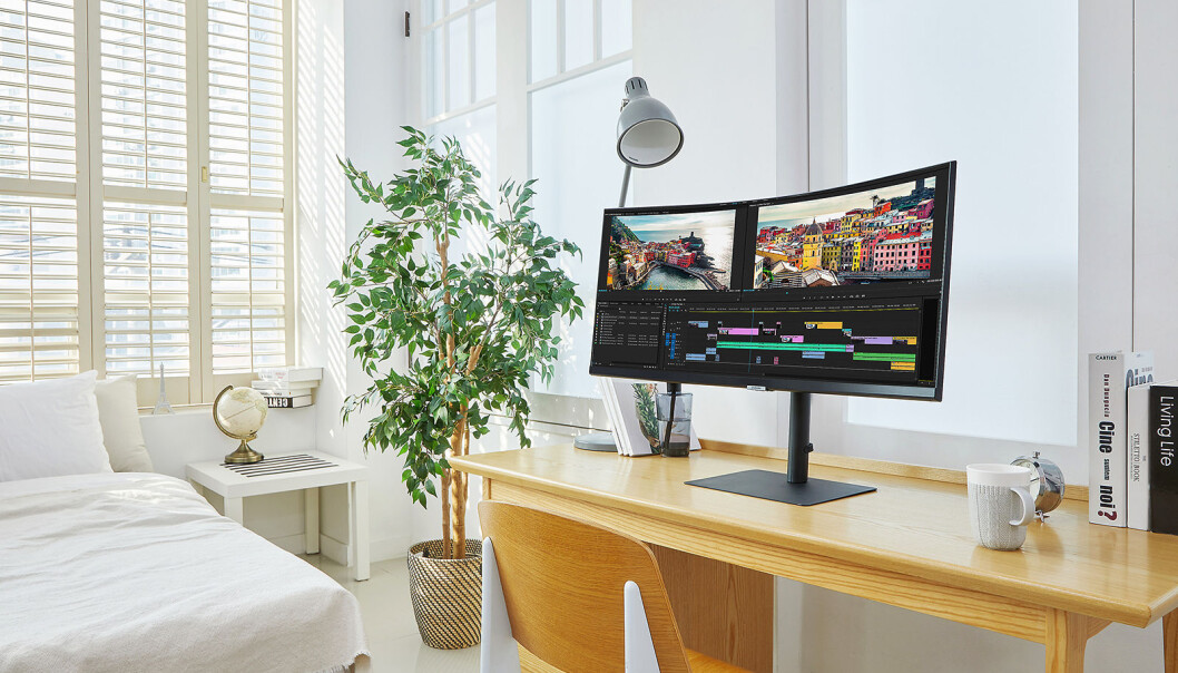 Stadig flere lager seg hjemmekontor, og det vises på bransjens salgstall. Foto: Samsung Stadig flere lager seg hjemmekontor, og det vises på bransjens salgstall. Foto: Samsung