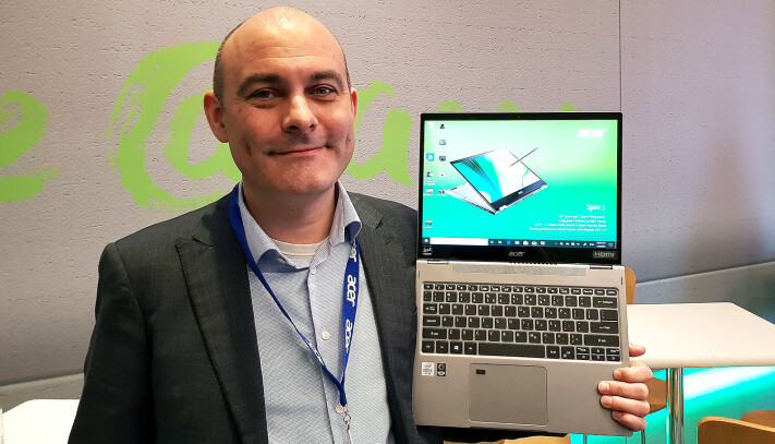 Peter Kaic, produktsjef business i Acer Nordics, her med fjorårets versjon av Spin-maskinen. Foto: Jan Røsholm Peter Kaic, produktsjef business i Acer Nordics, her med fjorårets versjon av Spin-maskinen. Foto: Jan Røsholm