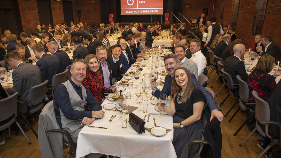 DET BLIR! JULEFEST (TROR VI)