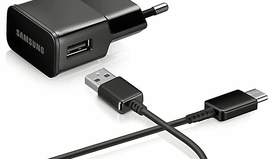 Om EU-parlamentet vedtar forslaget, så er det USB-C ladere som gjelder mange produkter. Foto: Samsung