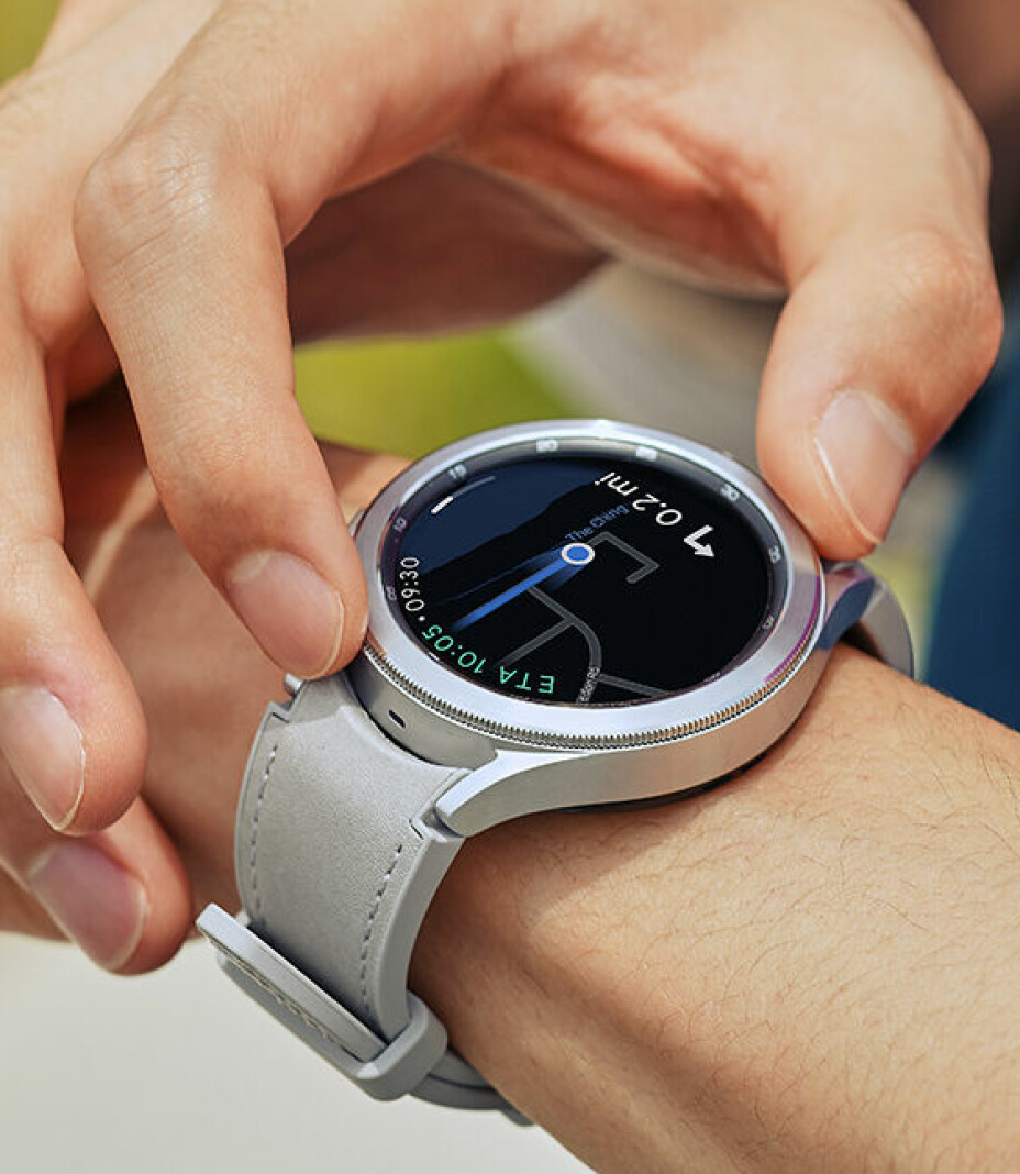Samsung Galaxy Watch 4 Classic er kåret til «Årets personlige smartprodukt 2021/2022». Foto: Samsung