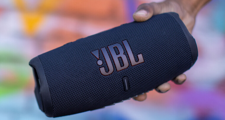 ÅRETS LYDPRODUKT: JBL CHARGE 5