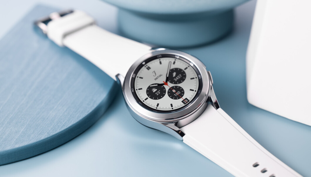 Samsung Galaxy Watch 4 Classic er kåret til «Årets personlige smartprodukt 2021/2022». Foto: Samsung Samsung Galaxy Watch 4 Classic er kåret til «Årets personlige smartprodukt 2021/2022». Foto: Samsung