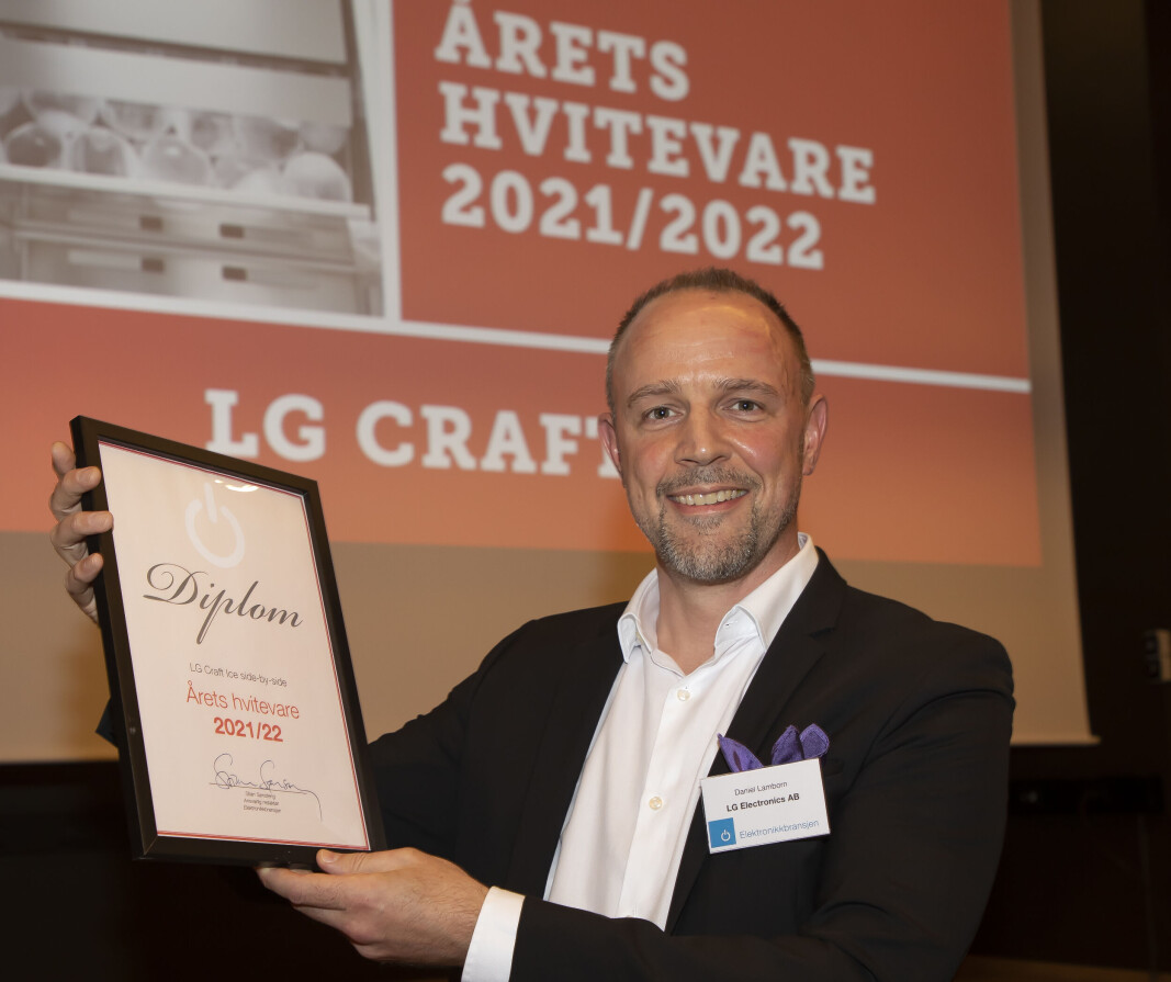 Daniel Lamborn i LG Electronics mottok prisen for «Årets hvitevare 2021/2022». Foto: Tore Skaar Daniel Lamborn i LG Electronics mottok prisen for «Årets hvitevare 2021/2022». Foto: Tore Skaar
