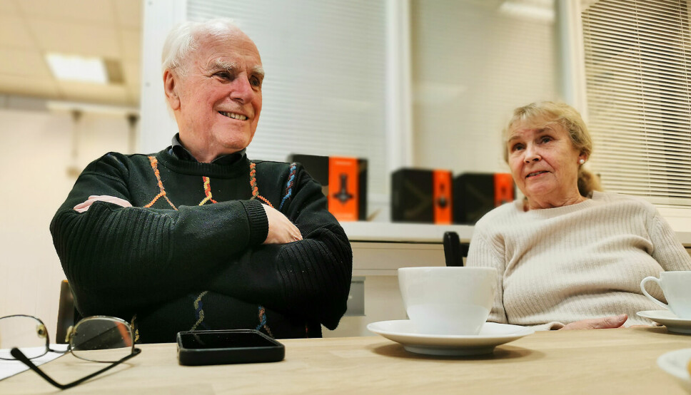 Elin og Njål Hansson blir neste år 80 og 77 år, og bidrar fortsatt i stor grad til driften av selskapet Sivilingeniør Njål Hansson AS. Foto: Stian Sønsteng