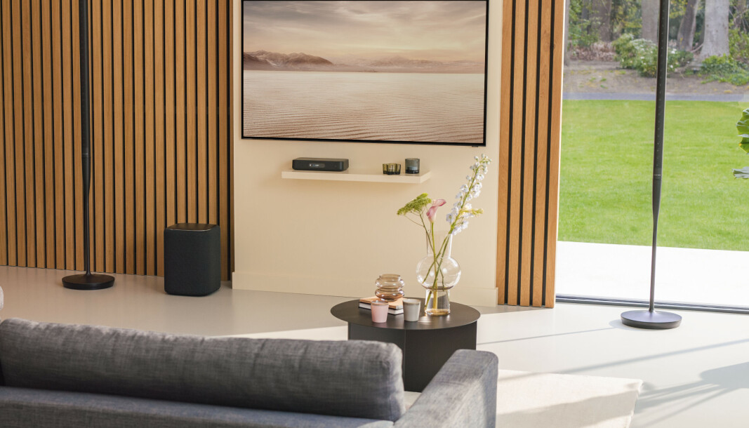 Hver av de to søylehøyttalerne i Harman/Kardon Radiance 2400-systemet har 24 elementer på 1,25 tommer. Foto: Harman Hver av de to søylehøyttalerne i Harman/Kardon Radiance 2400-systemet har 24 elementer på 1,25 tommer. Foto: Harman