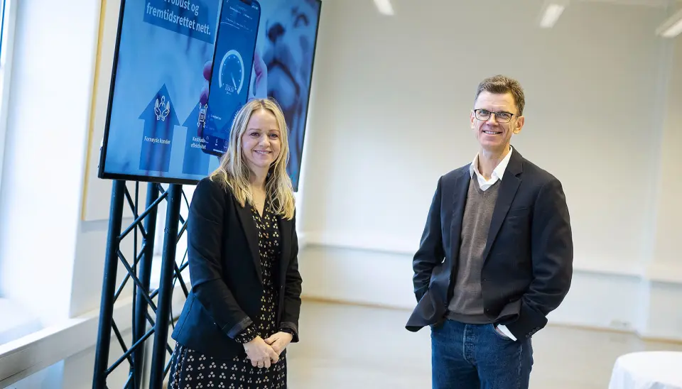 Administrerende direktør Petter-Børre Furberg og leder for TV og bredbånd Camilla Amundsen i Telenor. Foto: Martin Fjellanger, Telenor Administrerende direktør Petter-Børre Furberg og leder for TV og bredbånd Camilla Amundsen i Telenor. Foto: Martin Fjellanger, Telenor