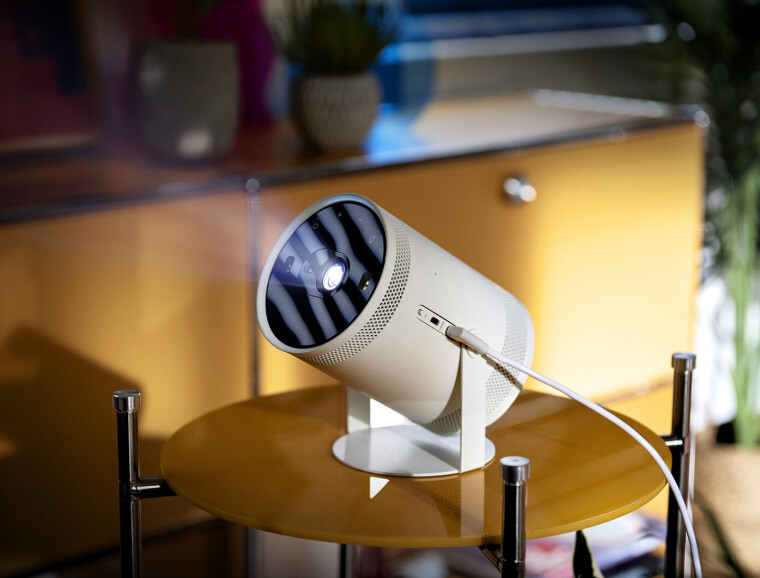 SAMSUNG THE FREESTYLE