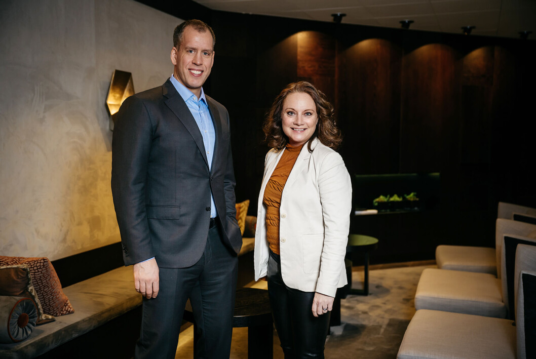 Lars Olav Olaussen blir konsernsjef i nye Komplett Group, og Susanne Holmström fortsetter som administrerende direktør i NetOnNet, samtidig som hun blir viseadministrerende direktør i Komplett Group. Foto: Komplett/NetOnNet Lars Olav Olaussen blir konsernsjef i nye Komplett Group, og Susanne Holmström fortsetter som administrerende direktør i NetOnNet, samtidig som hun blir viseadministrerende direktør i Komplett Group. Foto: Komplett/NetOnNet