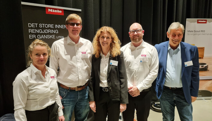 Fra Miele deltok Bente Holsing (f. v.), Marius Mikalsen, Annette Alvestad, Eirik Olsen og Jan Michaelsen. Morten Belsten, Kristian Kro og Stein Arild Sundland var ikke til stede da bildet ble tatt. Foto: Jan Røsholm Fra Miele deltok Bente Holsing (f. v.), Marius Mikalsen, Annette Alvestad, Eirik Olsen og Jan Michaelsen. Morten Belsten, Kristian Kro og Stein Arild Sundland var ikke til stede da bildet ble tatt. Foto: Jan Røsholm