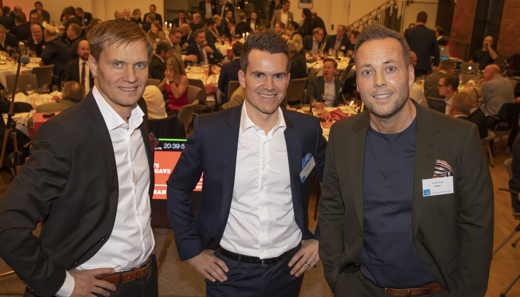 Fra venstre Asle Bjerkebakke (Elon), Trygve Hellesland (Elkjøp) og Anders Nilsen (Power) under vårt Årets julegave-arrangement i november 2021, før Norge igjen ble stengt. Foto: Tore Skaar Fra venstre Asle Bjerkebakke (Elon), Trygve Hellesland (Elkjøp) og Anders Nilsen (Power) under vårt Årets julegave-arrangement i november 2021, før Norge igjen ble stengt. Foto: Tore Skaar