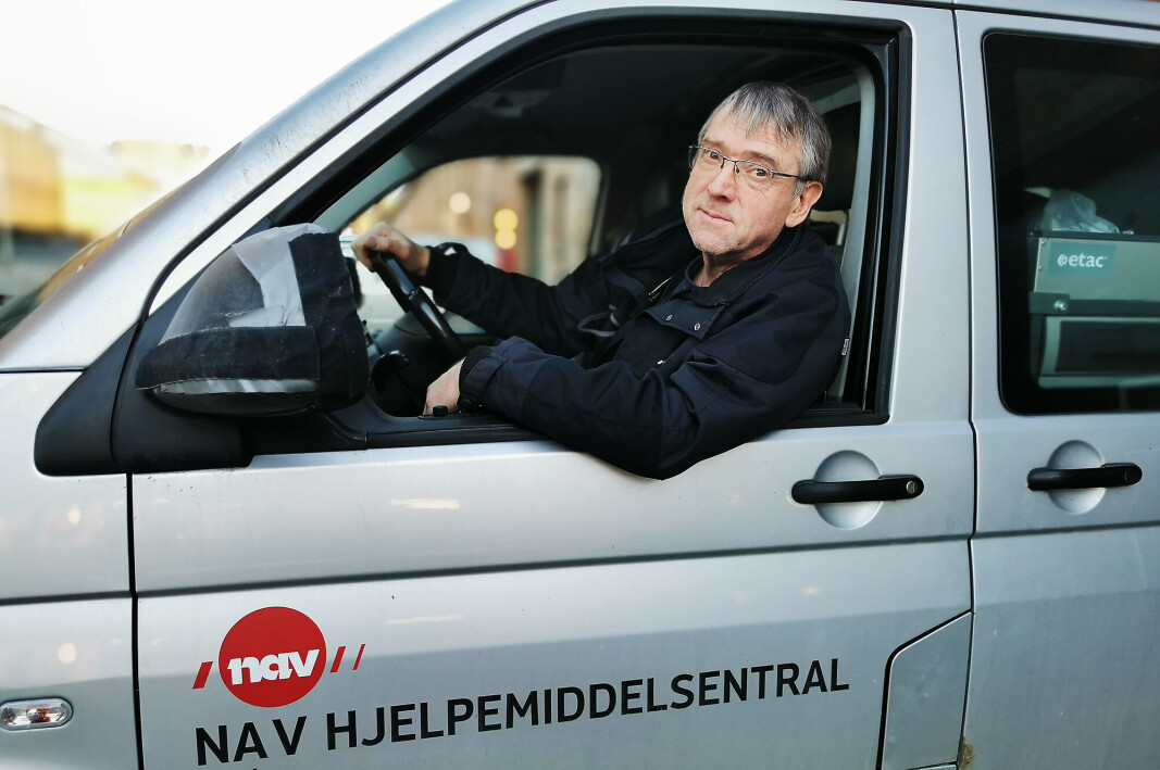 Tekniker Kjell Berntsen tilbringer det meste av tiden ute på oppdrag. Foto: Stian Sønsteng Tekniker Kjell Berntsen tilbringer det meste av tiden ute på oppdrag. Foto: Stian Sønsteng