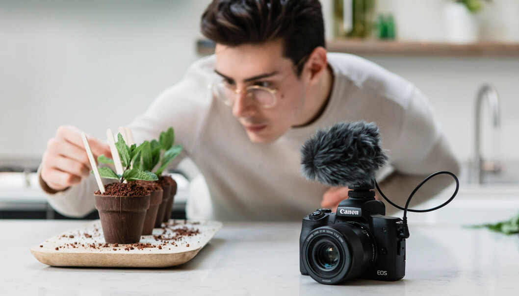 Influencere og innholdsprodusenter i ulike formater investerer gjerne i dyrere kamera som både kan filme og ta gode bilder. Foto: Canon Influencere og innholdsprodusenter i ulike formater investerer gjerne i dyrere kamera som både kan filme og ta gode bilder. Foto: Canon