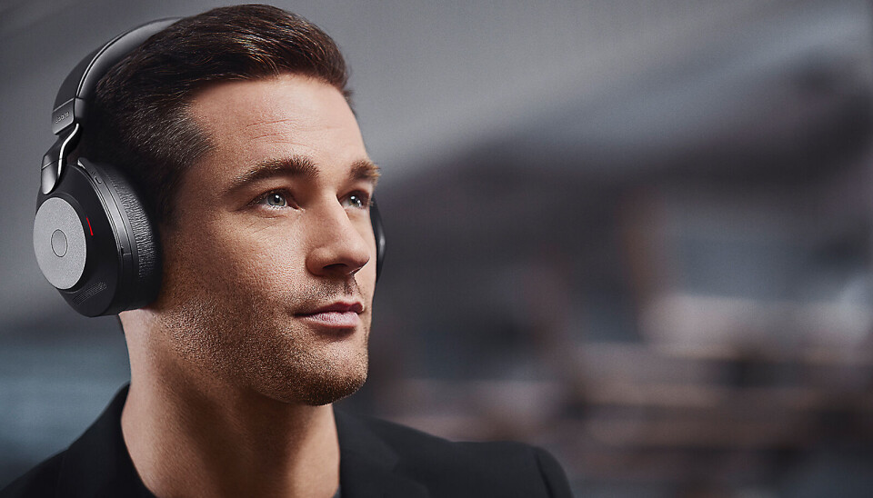 Hodetelefoner, da helst trådløse, er fortsatt et populært produkt, og nordmenn handler gjerne på øverste hylle. Foto: Jabra