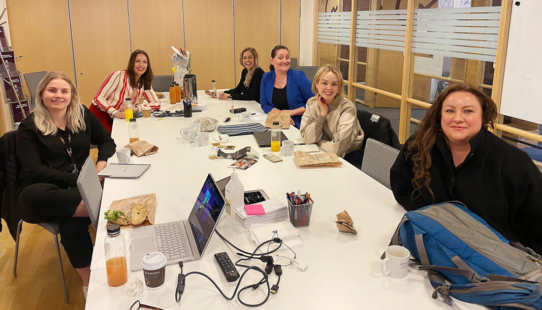 Ine Opseth (f. v.), Marte Ottemo, Tina Hageberg Sølvberg, Maria Nelly Flatland, Anine Dedekam Moldskred og Mali Hole Skogen deltok på det første møtet i bærekraftsgruppen. Foto: Guro Husby/Norsirk Ine Opseth (f. v.), Marte Ottemo, Tina Hageberg Sølvberg, Maria Nelly Flatland, Anine Dedekam Moldskred og Mali Hole Skogen deltok på det første møtet i bærekraftsgruppen. Foto: Guro Husby/Norsirk