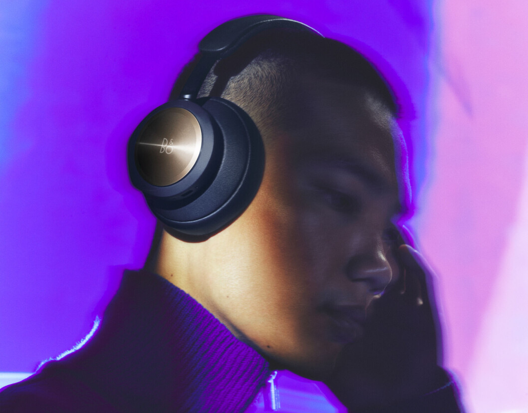 Selv uten den tradisjonelle mikrofonbøylen skal Beoplay Portal (PC/PS) gi god talekvalitet. Foto: Bang & Olufsen Selv uten den tradisjonelle mikrofonbøylen skal Beoplay Portal (PC/PS) gi god talekvalitet. Foto: Bang & Olufsen