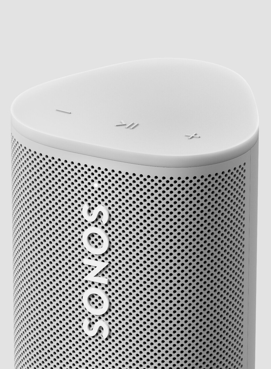 Sonos Roam SL, her i fargen Lunar White, mangler mikrofonen som Roam har. Foto: Sonos